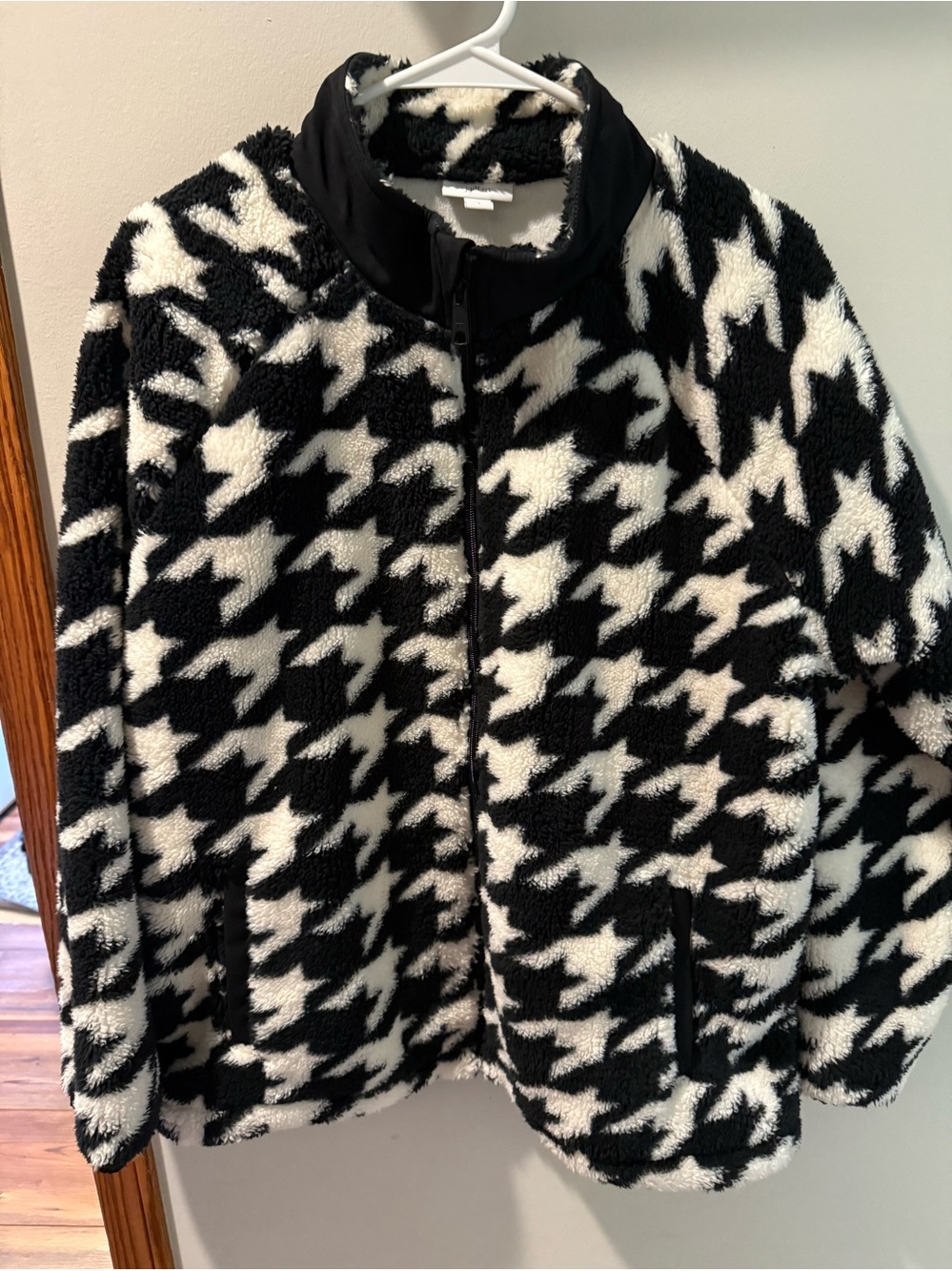 J Jill Black & White Houndstooth Plush Zip-Up tJacket
